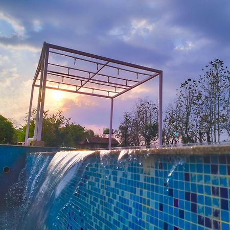 Wow Stayz2 Pachmarhi Foothill Cottages Exterior photo