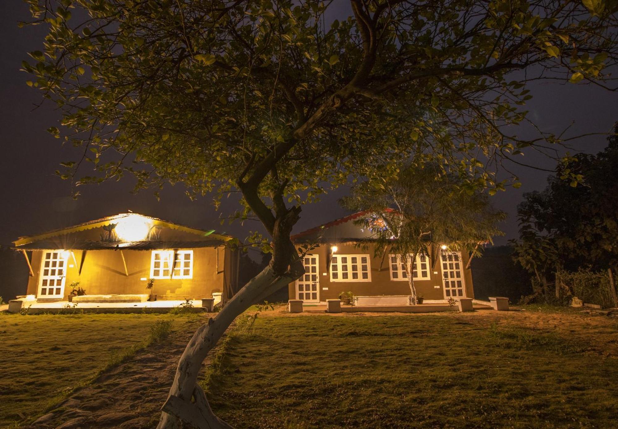 Wow Stayz2 Pachmarhi Foothill Cottages Exterior photo