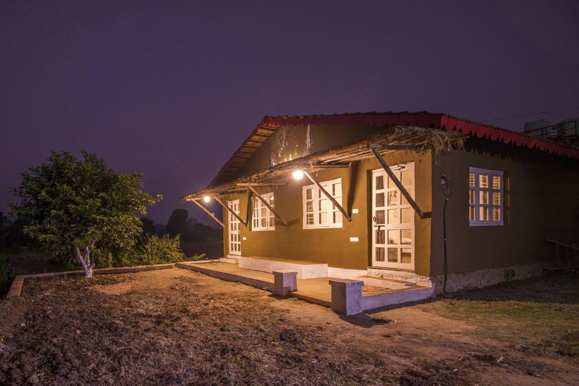 Wow Stayz2 Pachmarhi Foothill Cottages Exterior photo