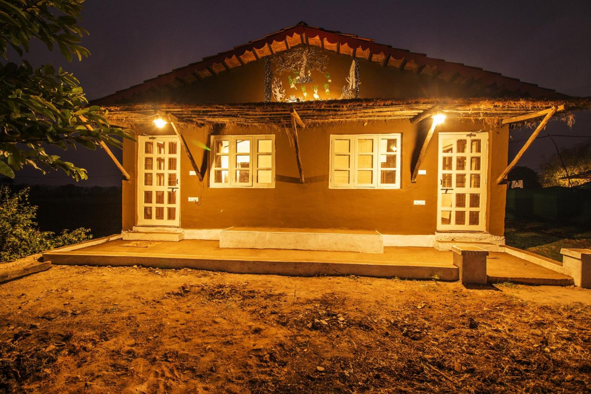 Wow Stayz2 Pachmarhi Foothill Cottages Exterior photo