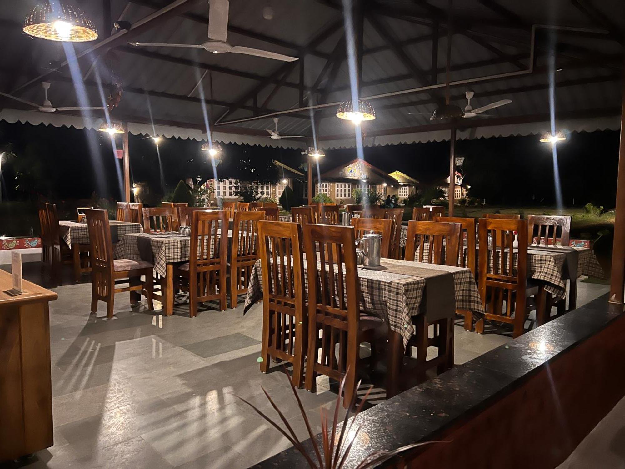 Wow Stayz2 Pachmarhi Foothill Cottages Exterior photo