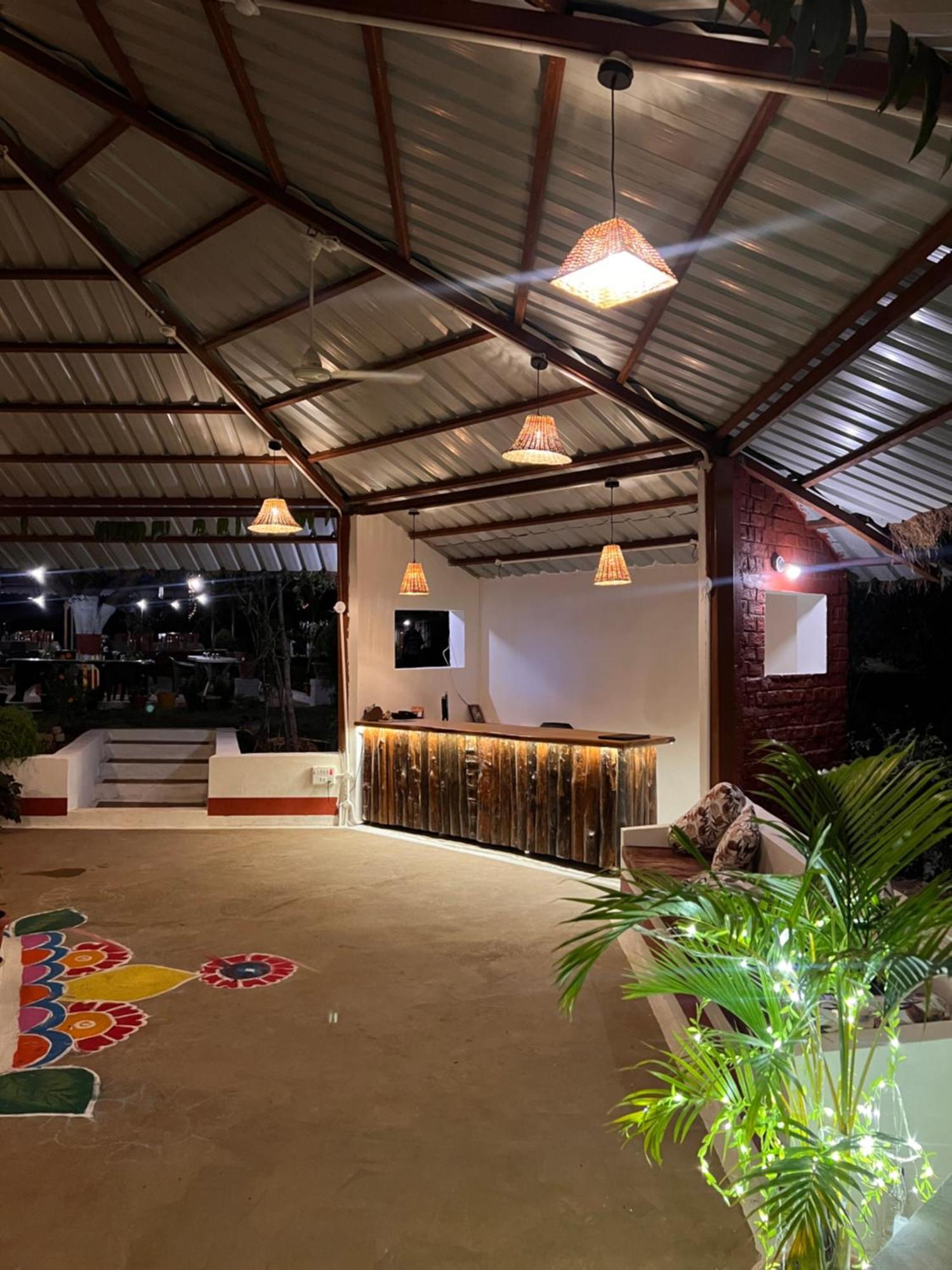 Wow Stayz2 Pachmarhi Foothill Cottages Exterior photo