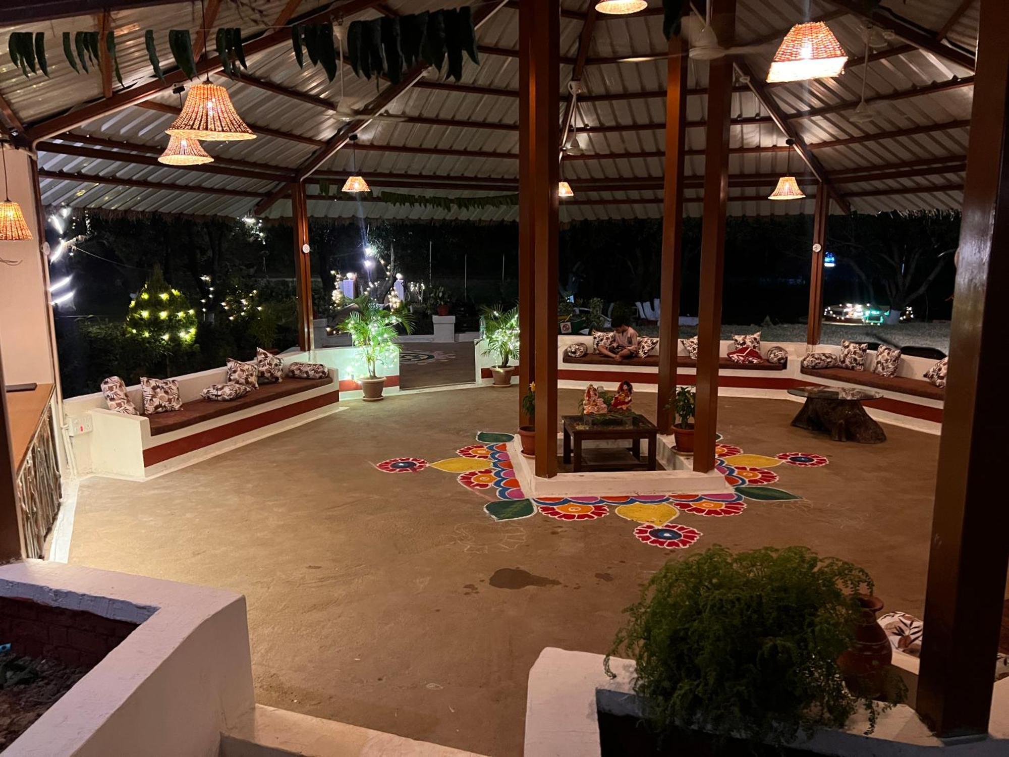Wow Stayz2 Pachmarhi Foothill Cottages Exterior photo