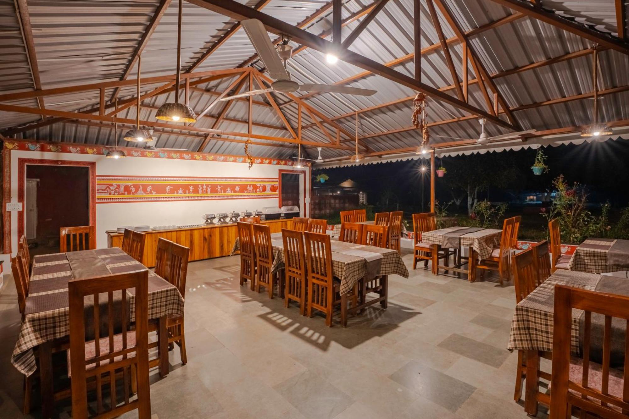 Wow Stayz2 Pachmarhi Foothill Cottages Exterior photo