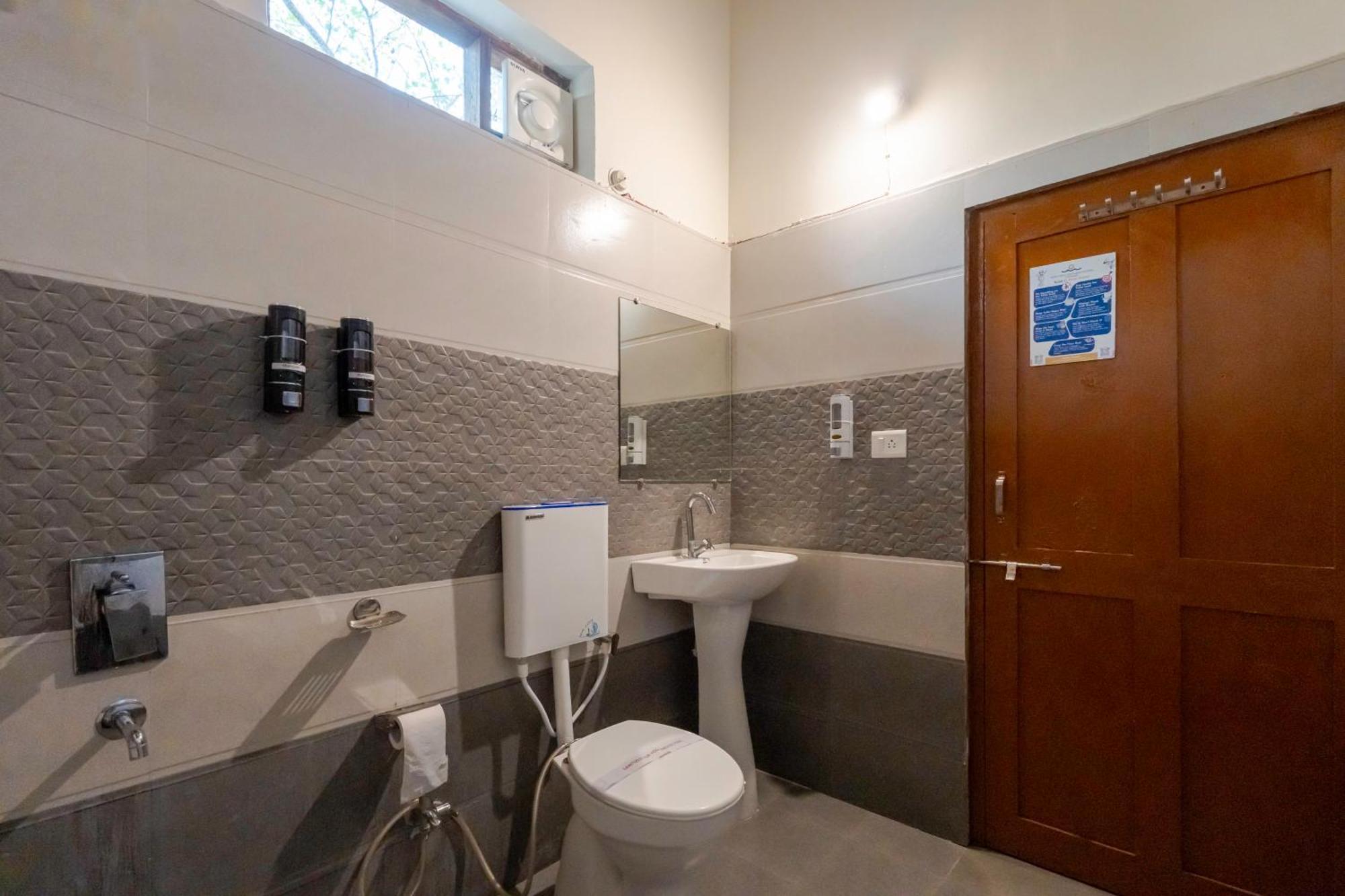Wow Stayz2 Pachmarhi Foothill Cottages Exterior photo